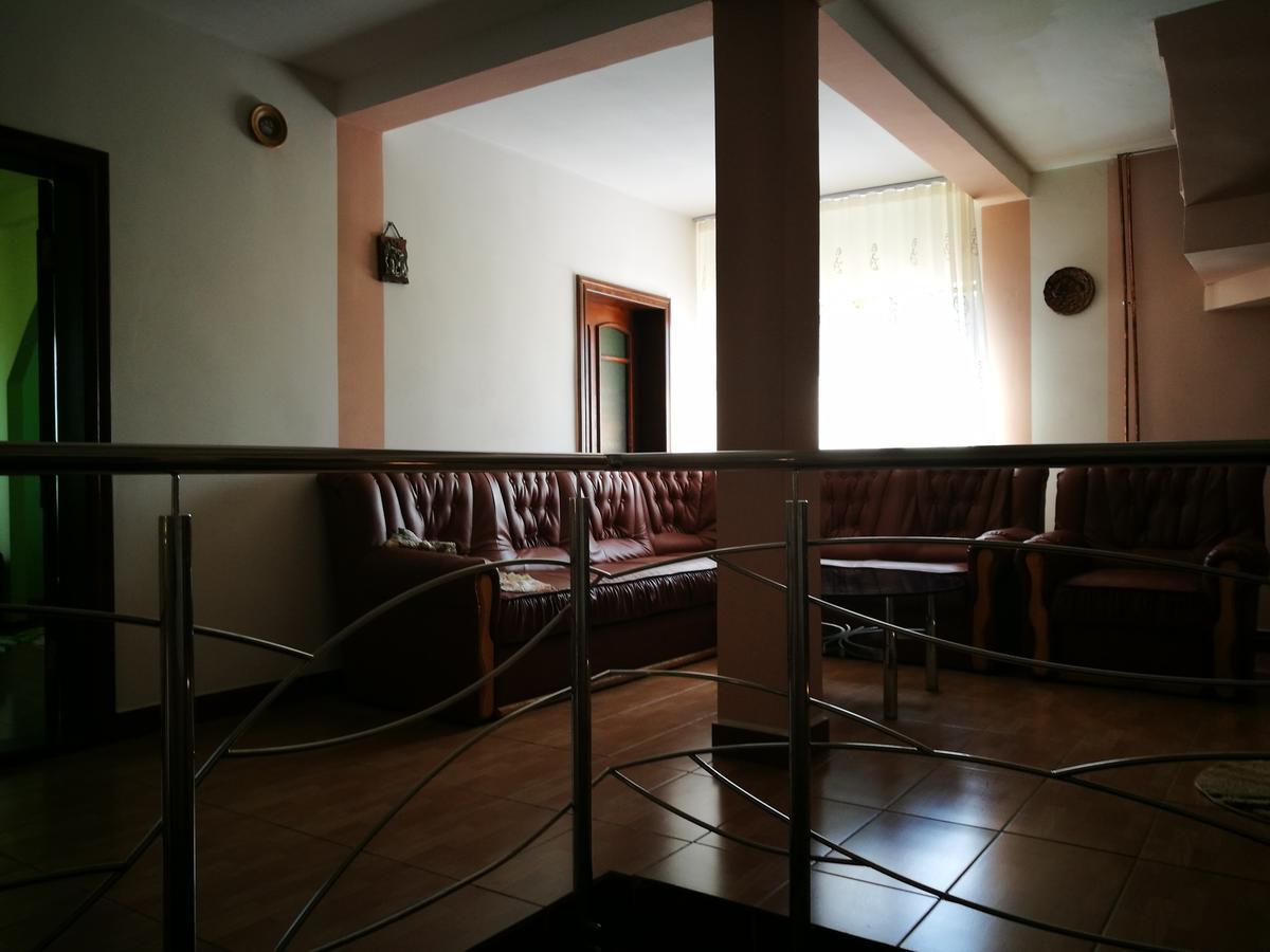 Pensiunea Ramona Cărpinişu Esterno foto